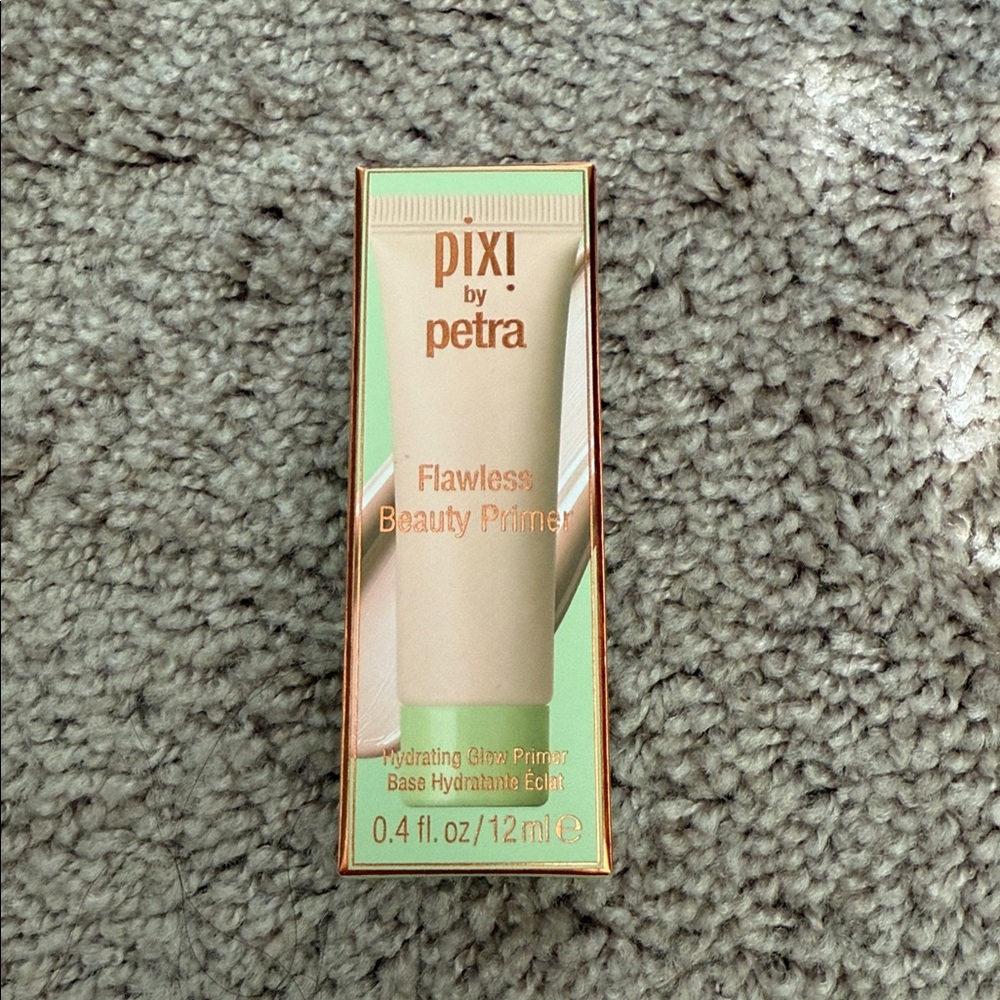Pixi Flawless Beauty Primer - Cream and Green